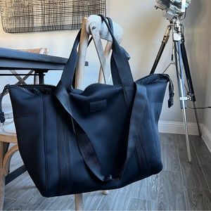 Dagne Dover Landon Large